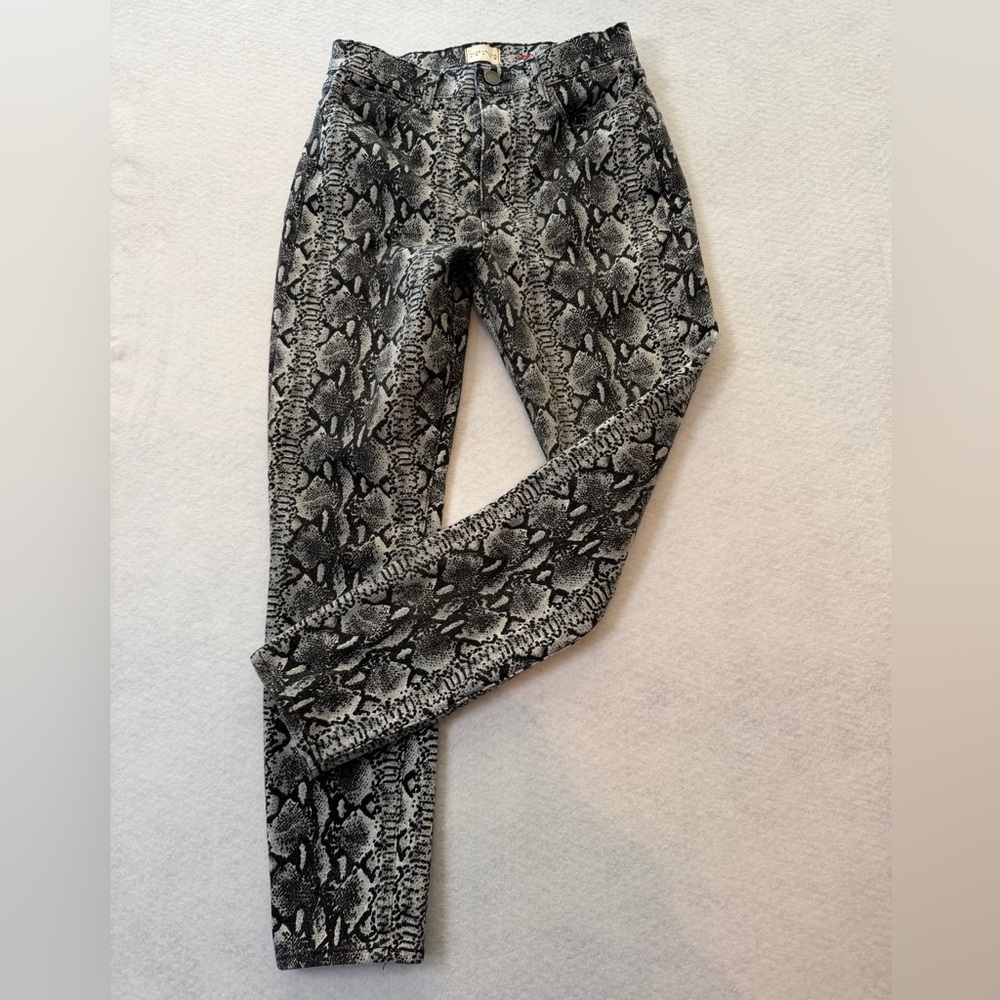 Alice + Olivia Snake Print Skinny Jeans Size 26 Black White Stretch